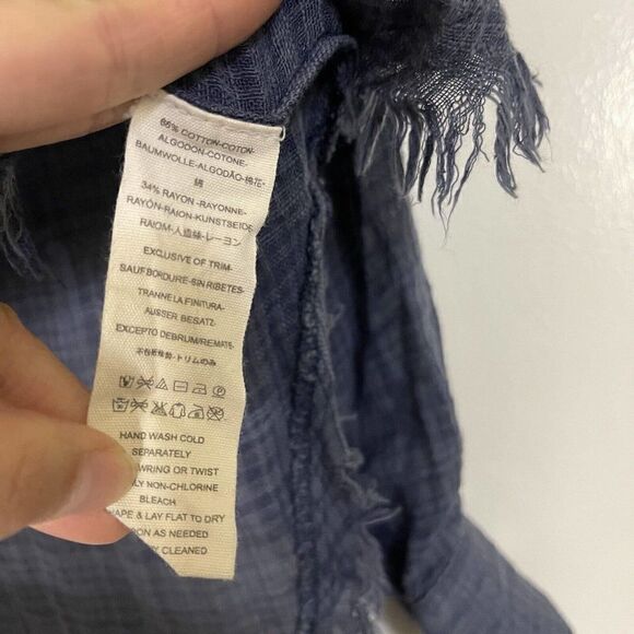 Free People Talk To Me Top Blue raw hem blouse size XS Retails $98 - Picture 5 of 6